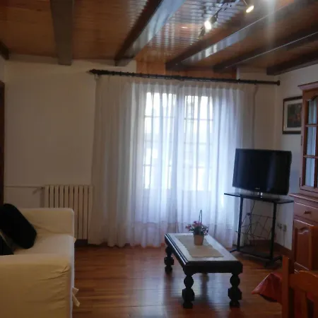L'oficial Apartment *